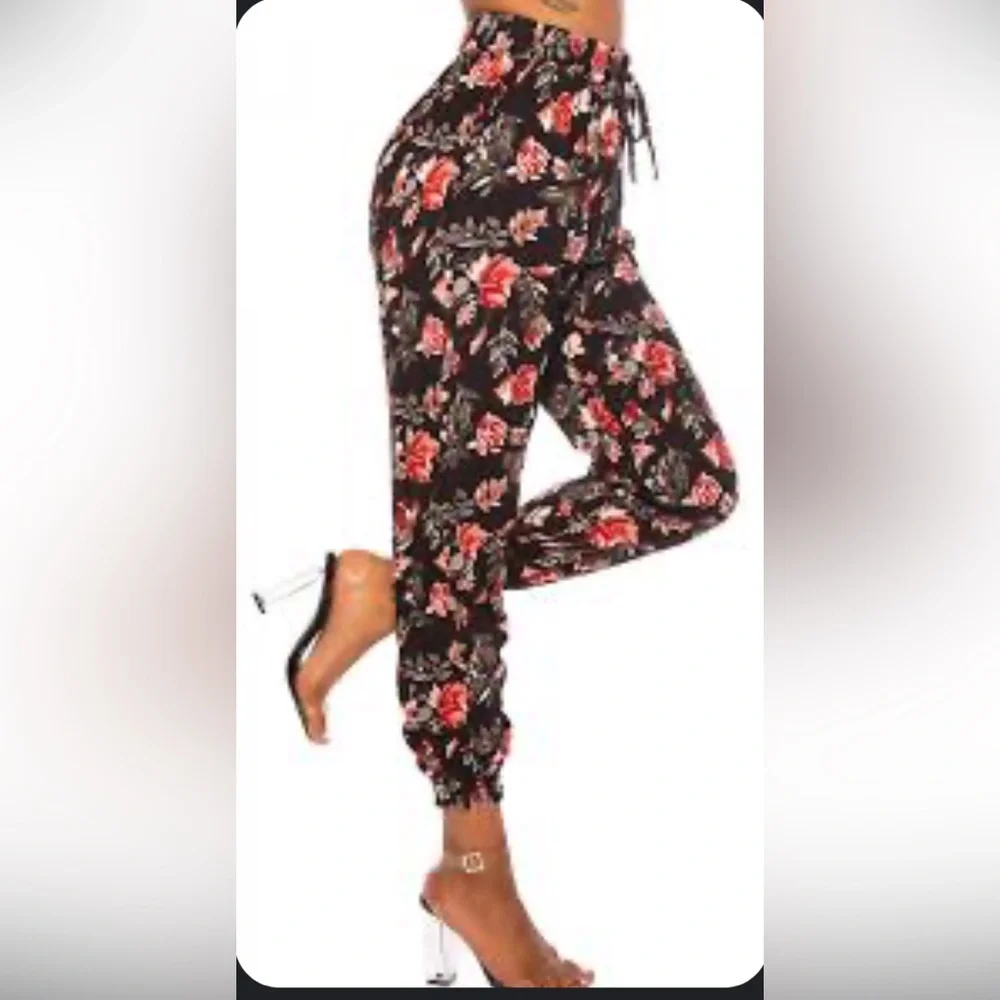 JBH* Torrid Black Floral Jogger Pants - Picture 2 of 5